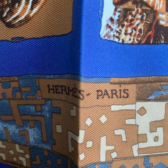 HERMES Petit Carre Scarves - Picture 3 of 5